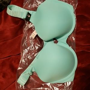 VS Tshirt Lightly Lined Demi 36C